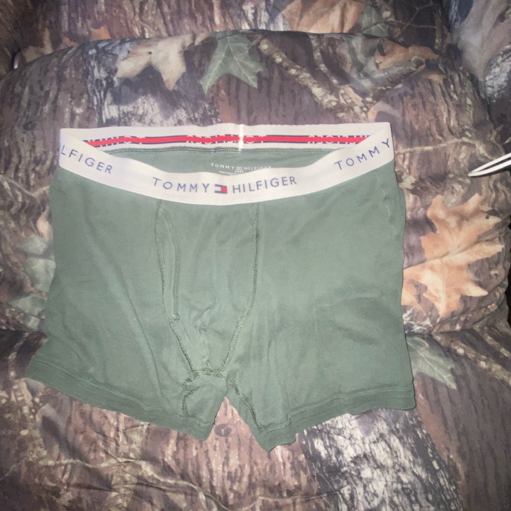 4 Tommy Hilfiger boxers/briefs